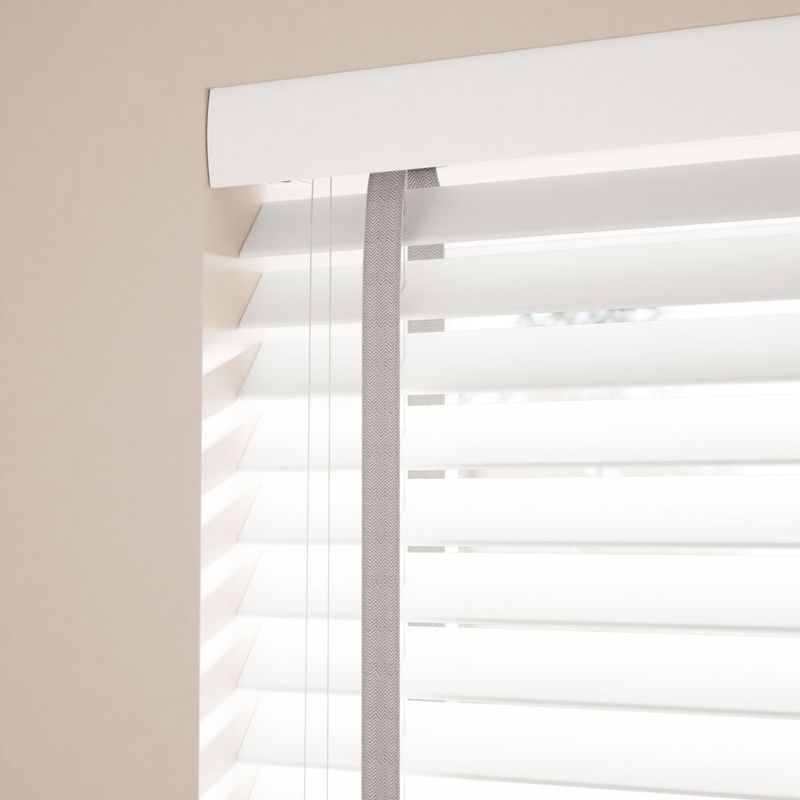 Brightest-White---Chevron-Stucco