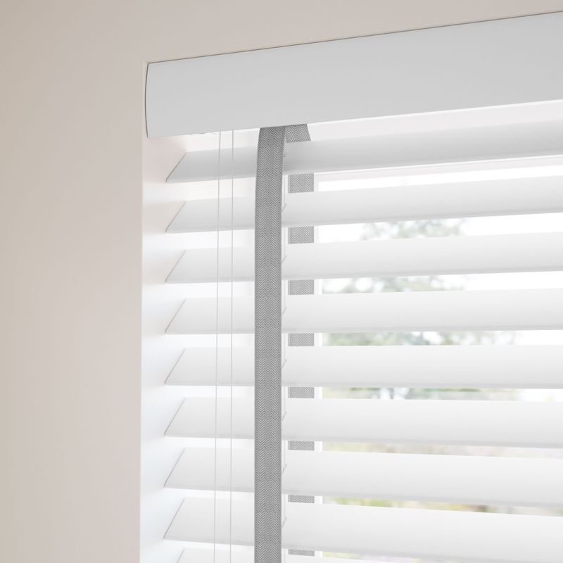 Pristine-White---Chevron-Silver